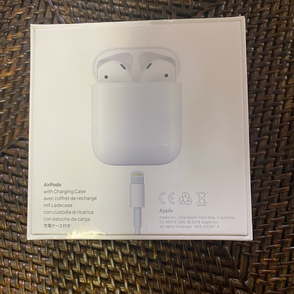 Apple AirPods with Charging Case